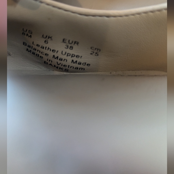 🎉CLOSET CLEAR OUT!!!🎉 Naturalizer Beige Leather Strappy Kitten Heel - Picture 4 of 4